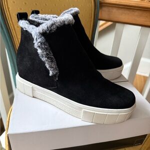 Dolce Vita Zanza Black Sneaker Bootie with Suede Upper & Faux Fur Trim, 10